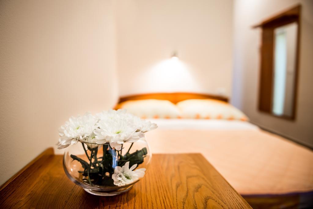 B&B Posejdon 斯雷姆斯卡米特罗维察 客房 照片
